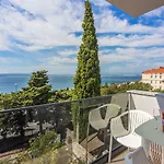 Διαμέρισμα Modernes Mit Meerblick, 500 Meter *
