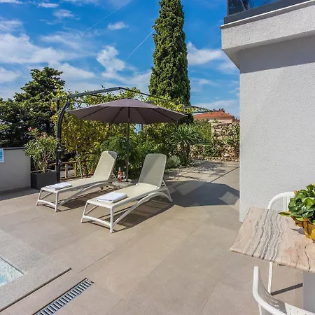 Appartamento Modernes Mit Meerblick, 500 Meter