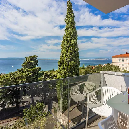 Apartment Modernes Mit Meerblick, 500 Meter *