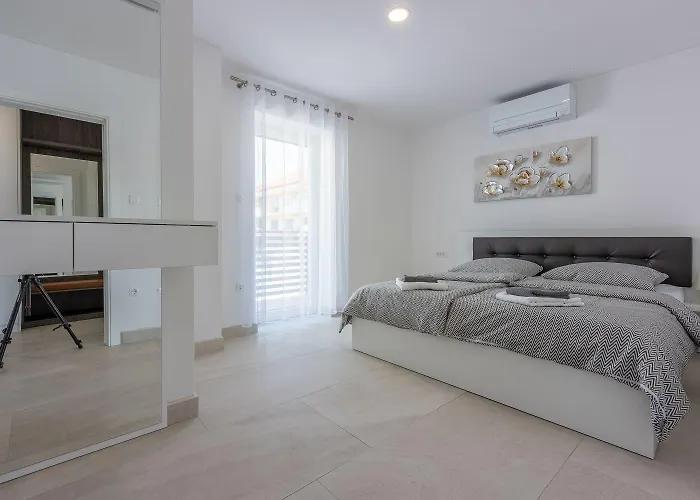 Modernes Mit Meerblick, 500 Meter Lägenhet Crikvenica